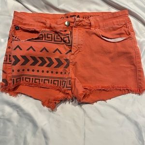 LIRA women’s jean shorts size 9